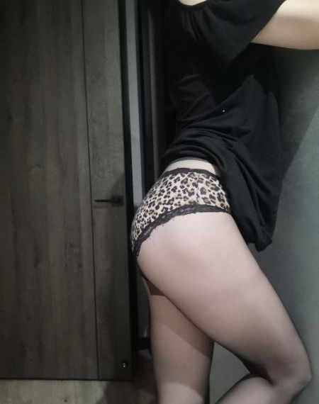 夫妻两人看b站伤感电视剧_720免费高清观看