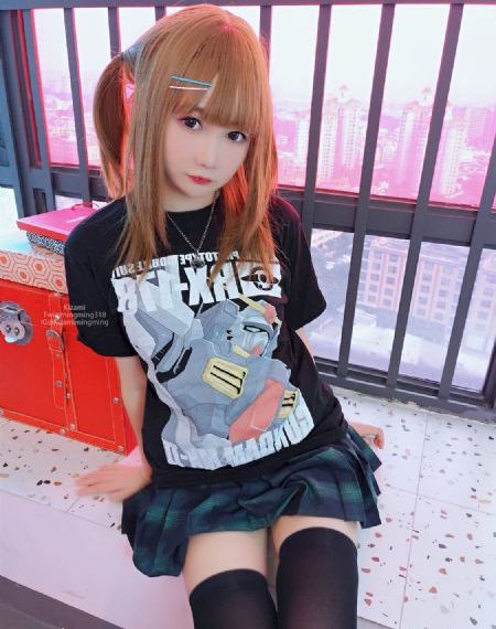 操国产美女_720免费高清观看