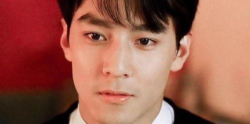 吴彦祖年轻时候的照片,从青涩少年到魅力大叔的蜕变之路