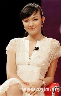 李艾的背景,从模特到主持人的跨界传奇